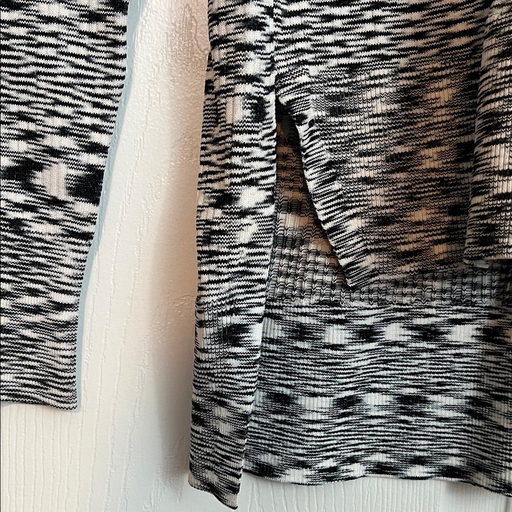 Veronica Beard White and Black Patterned Sweater - Women’s Size M - Contemporary - Picture 6 of 11